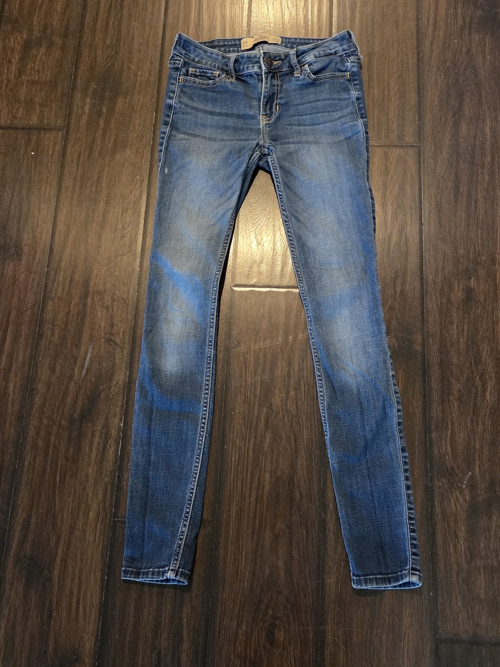 Hollister Women's Skinny Jeans in Medium Blue Wash